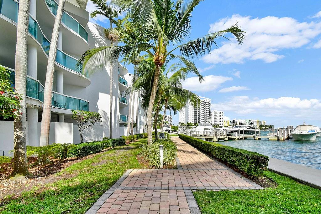 7900 Harbor Island Drive
