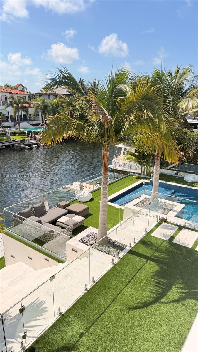 6819 Sunrise Place