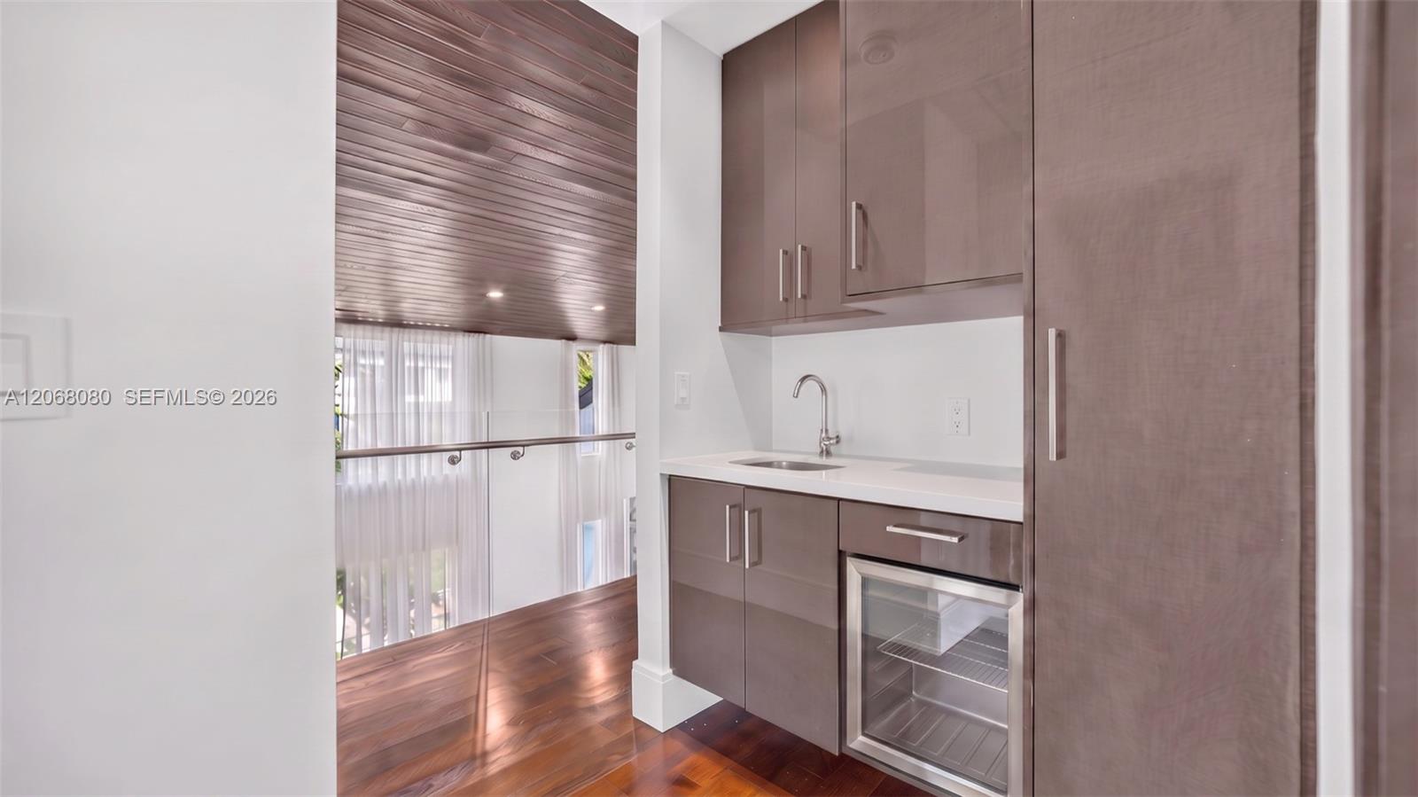 6819 Sunrise Place