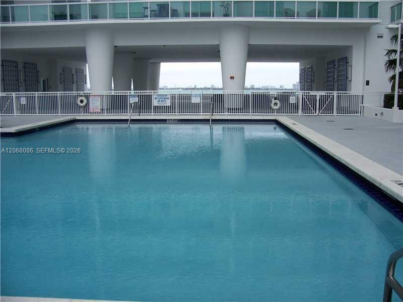 1800 N Bayshore Drive gallery image #32