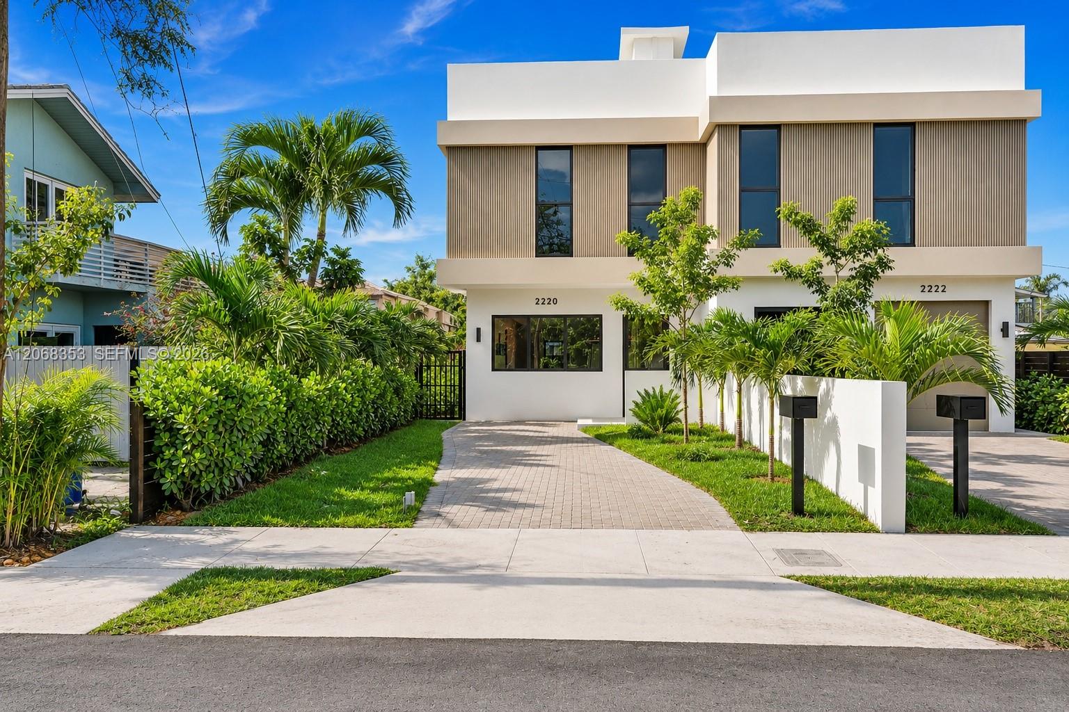 2220 SW 14th Street
