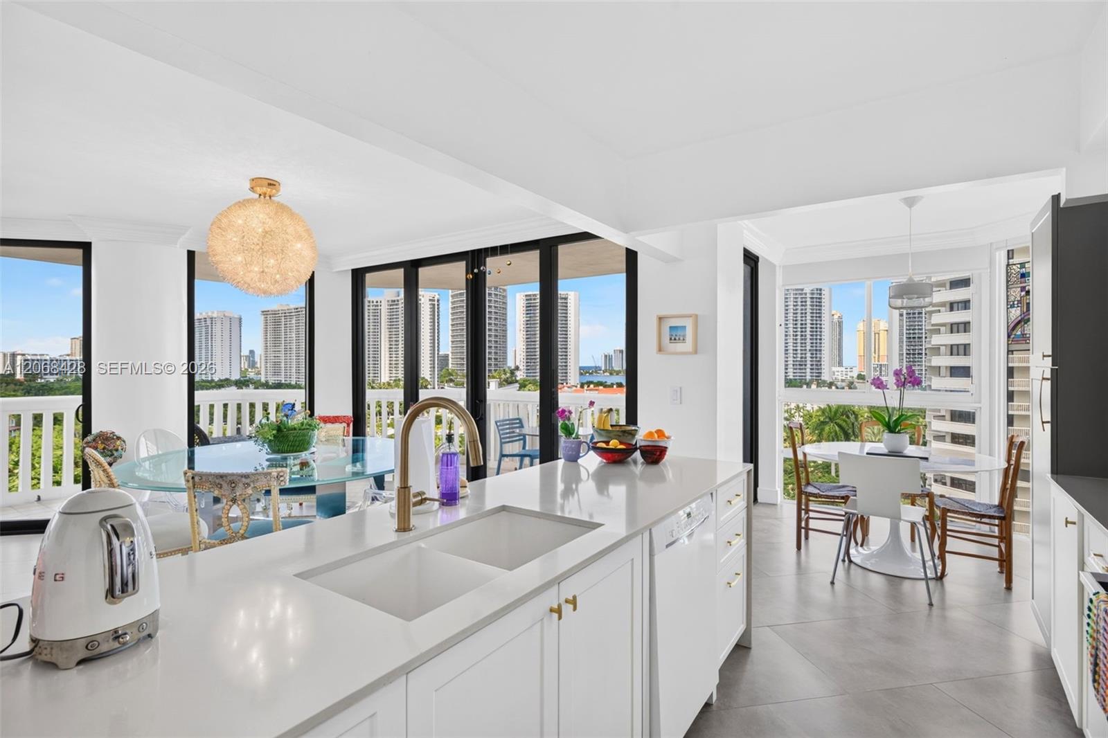 1000 Island Boulevard