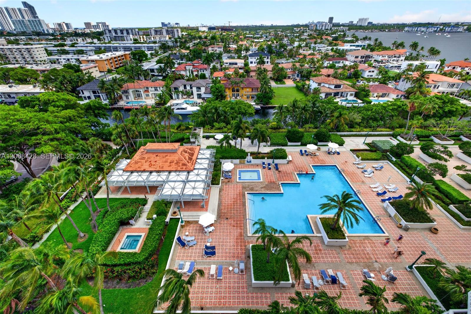1000 Island Boulevard