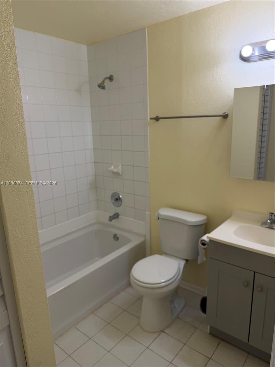 70 SW 14th Terrace
