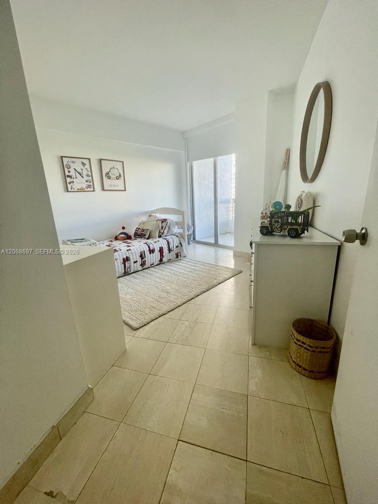 3600 Mystic Pointe Drive