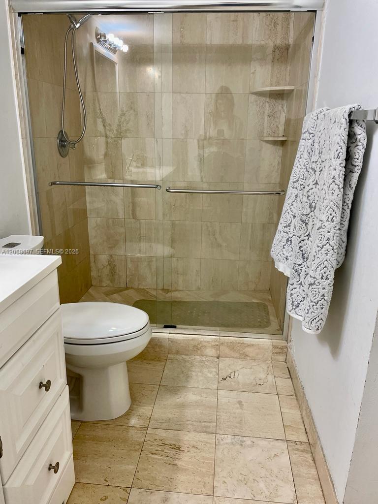 3600 Mystic Pointe Drive