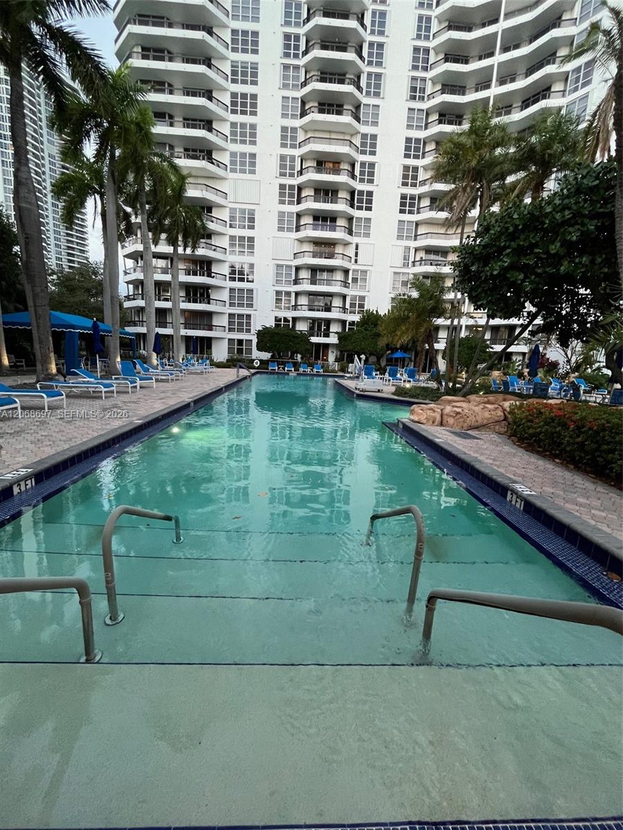 3600 Mystic Pointe Drive