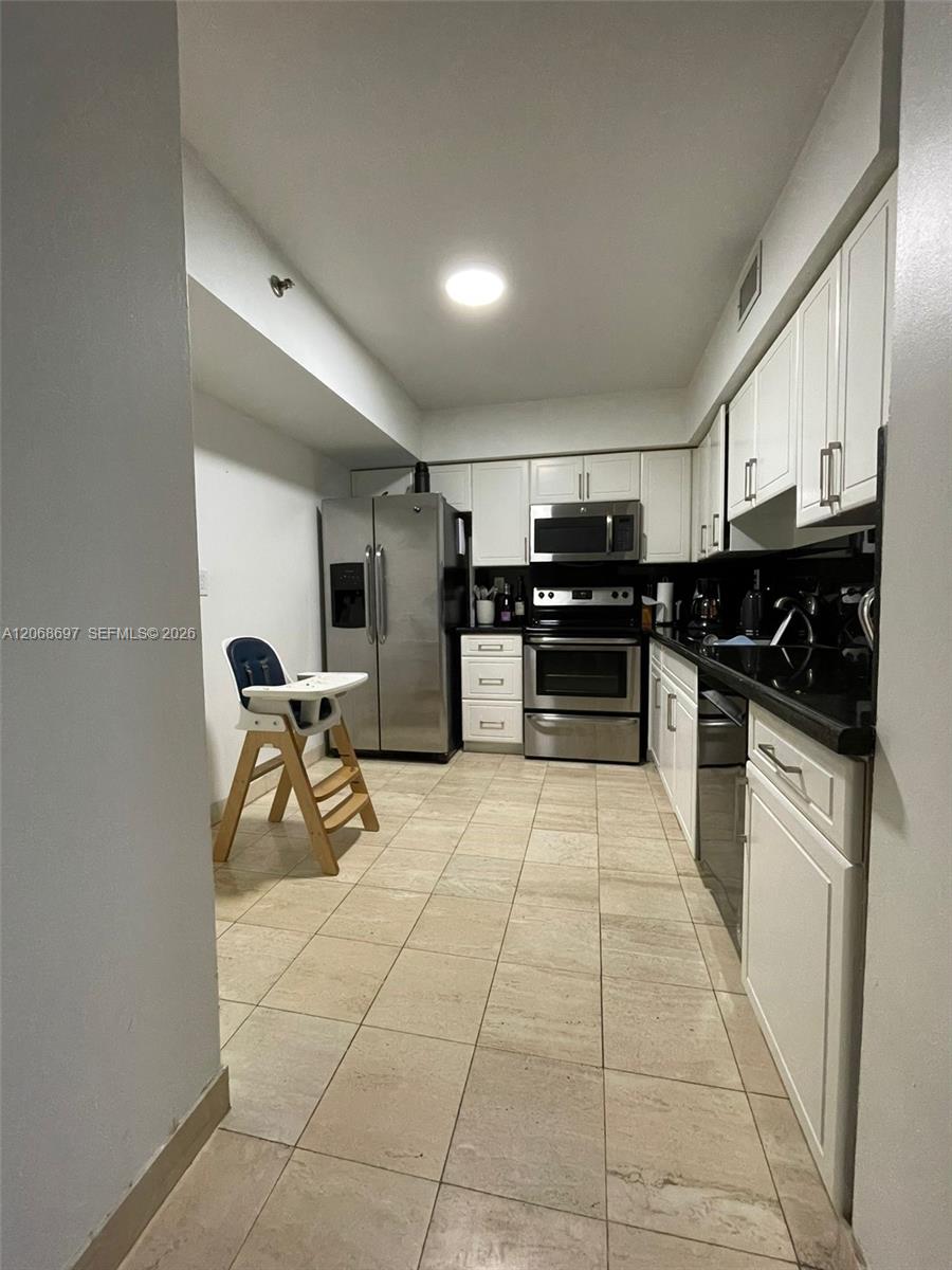 3600 Mystic Pointe Drive
