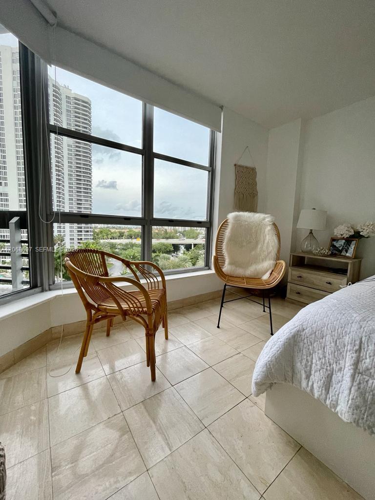 3600 Mystic Pointe Drive