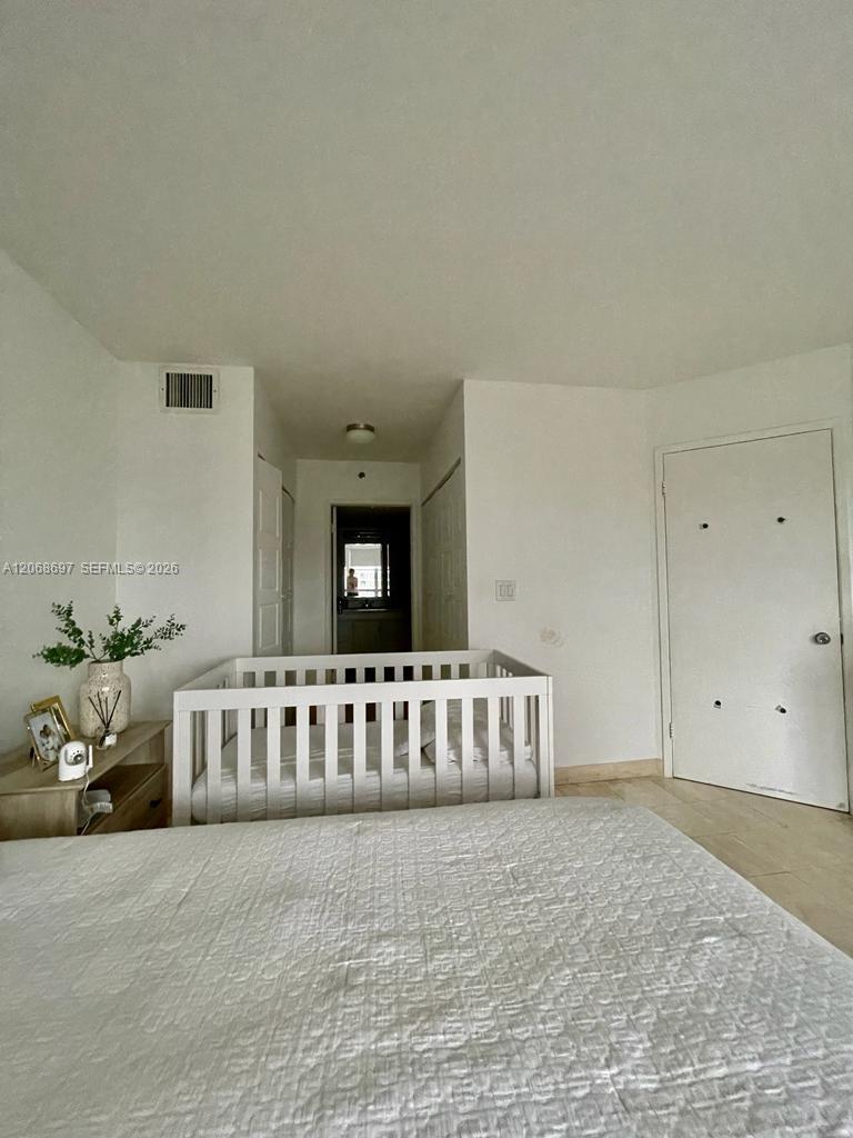 3600 Mystic Pointe Drive