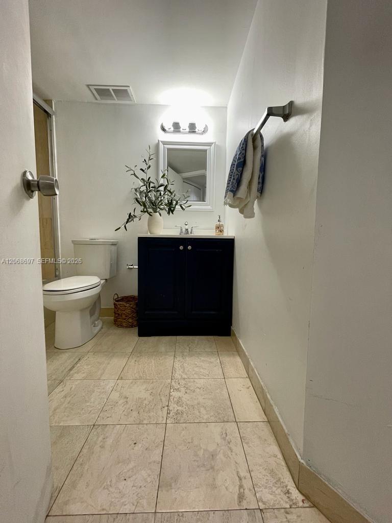 3600 Mystic Pointe Drive