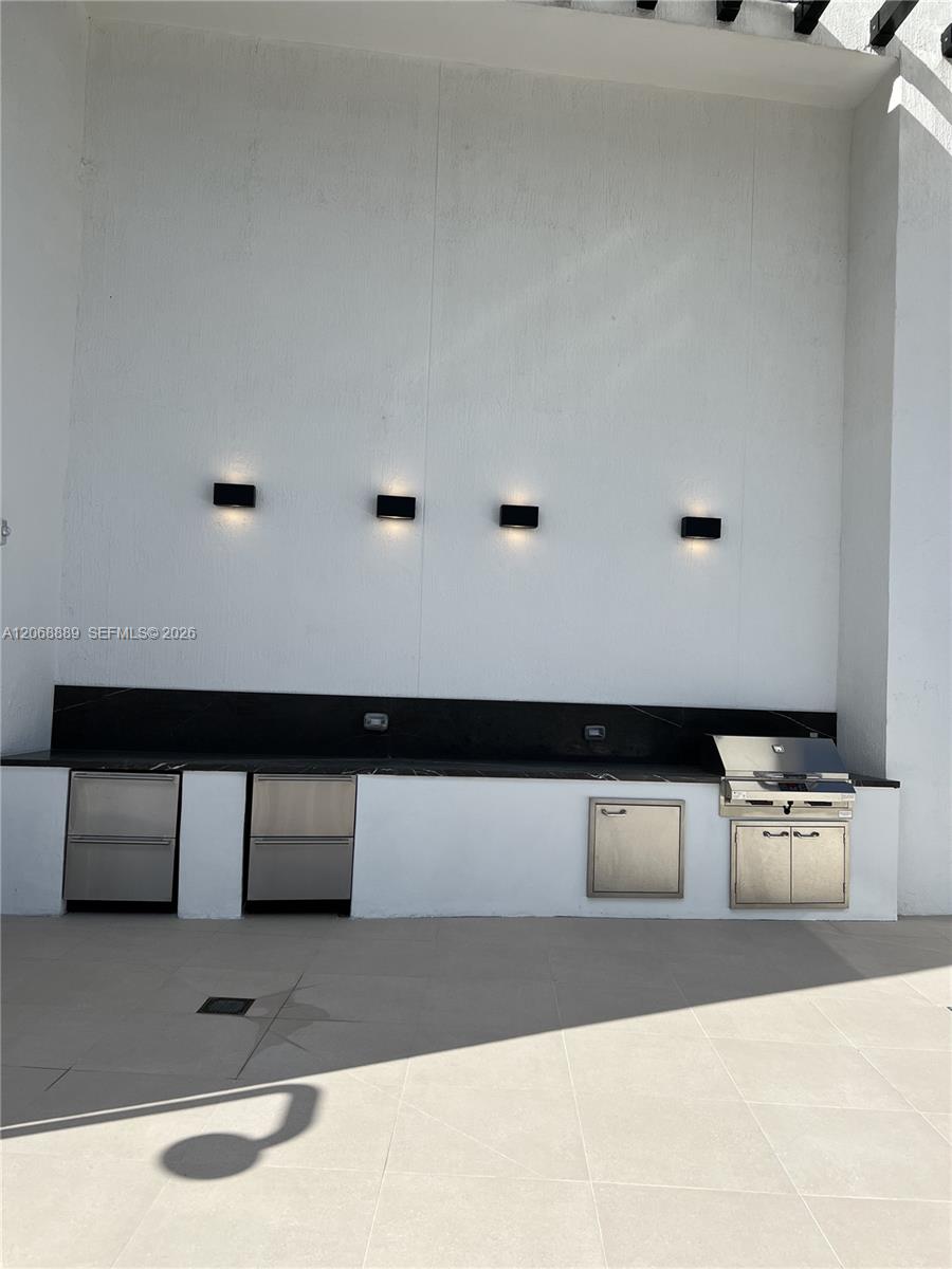 225 N Miami Avenue