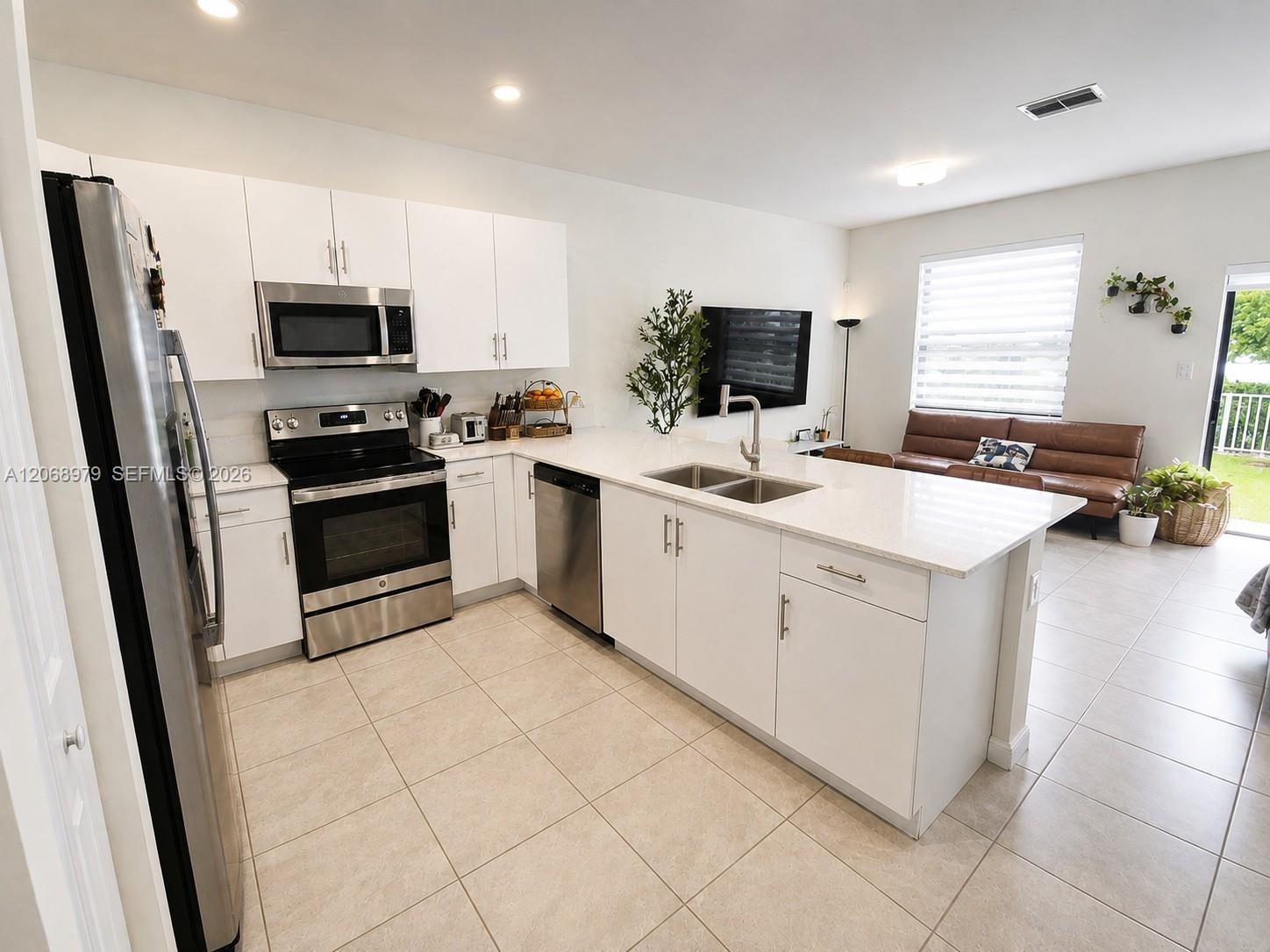 3382 W 114th Terrace