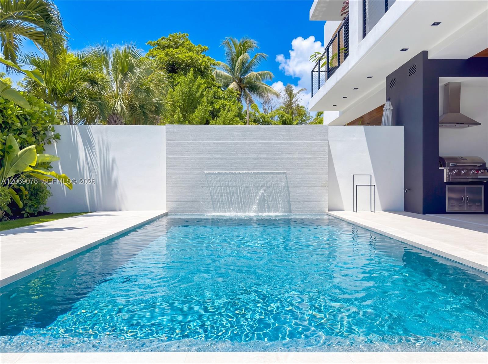 2290 SW 13th Street