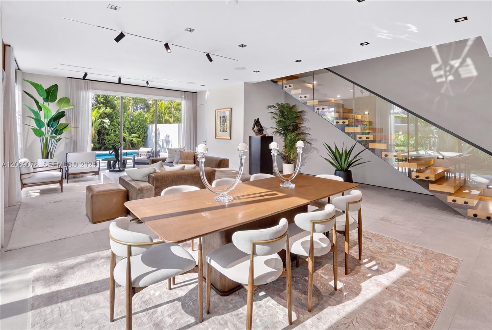 2290 SW 13th Street
