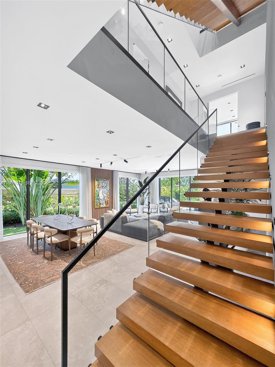 2290 SW 13th Street