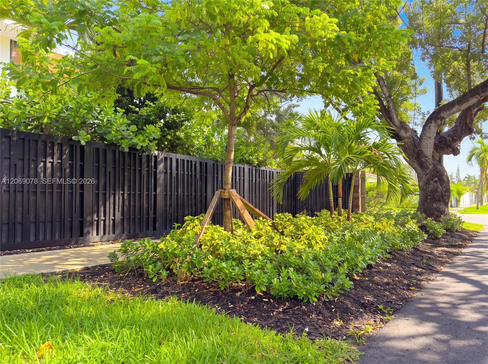 2290 SW 13th Street