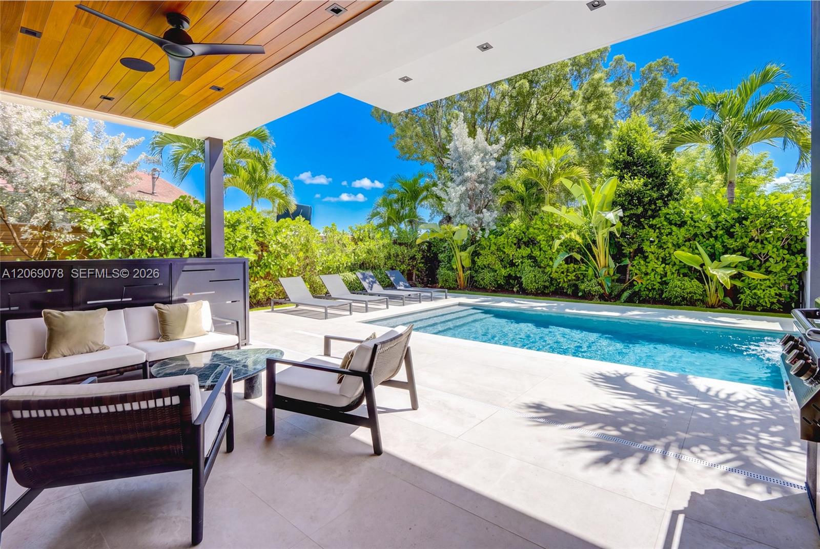 2290 SW 13th Street