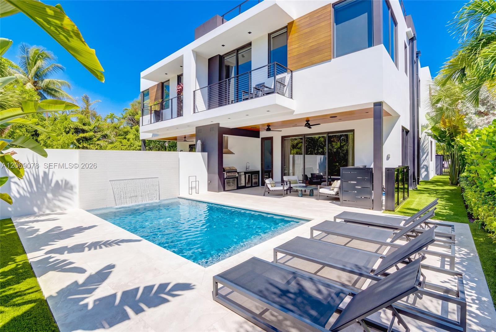2290 SW 13th Street
