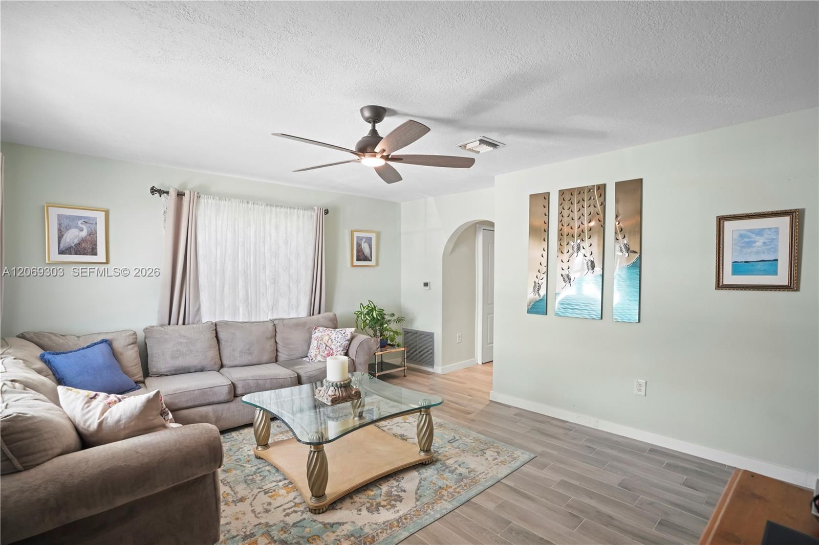 142 NW 10th Court gallery image #6