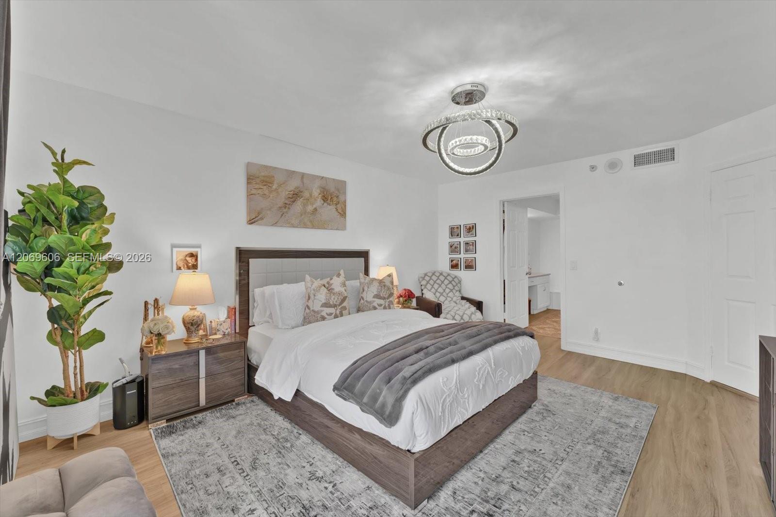 3500 Mystic Pointe Drive