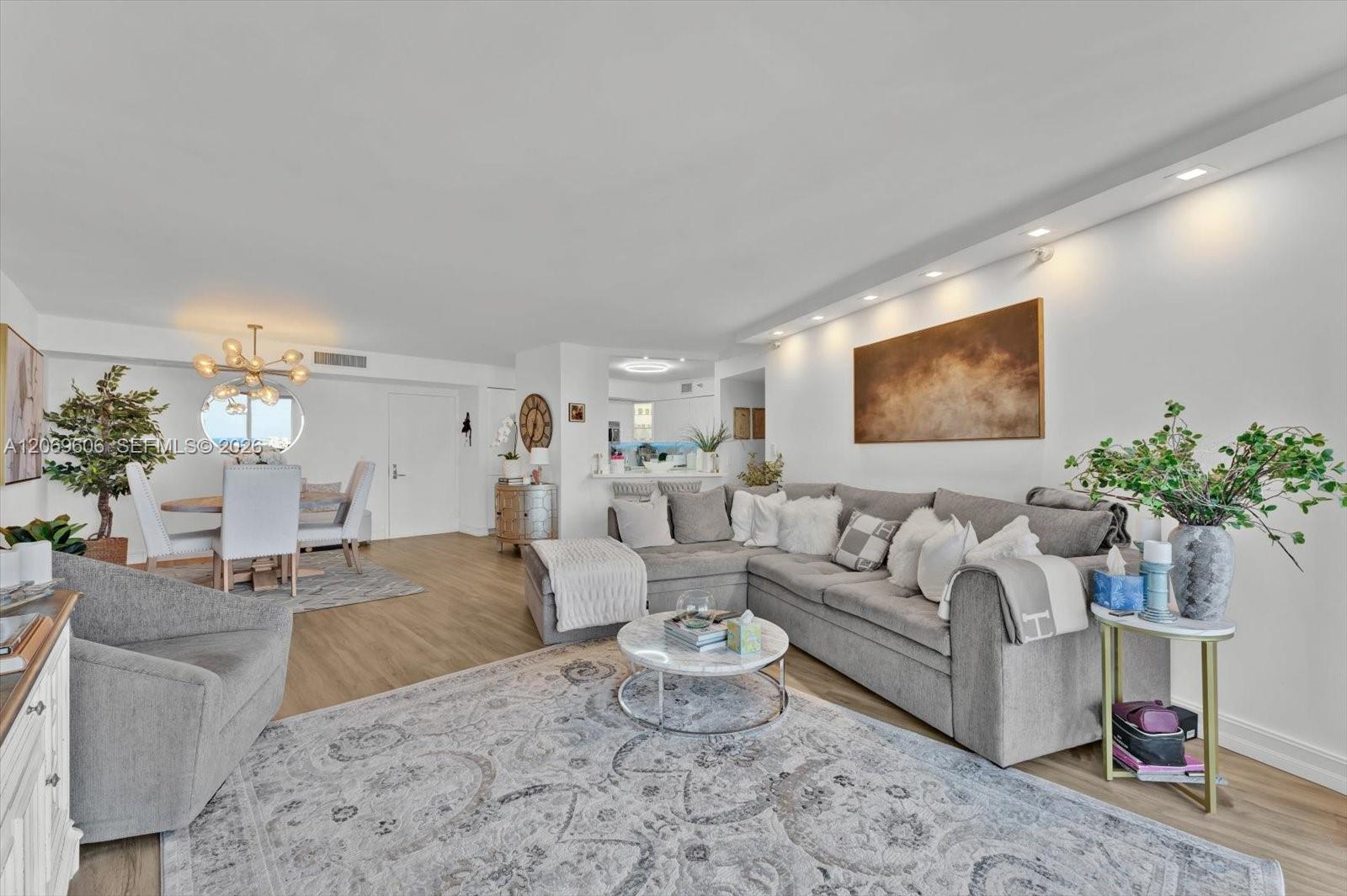 3500 Mystic Pointe Drive