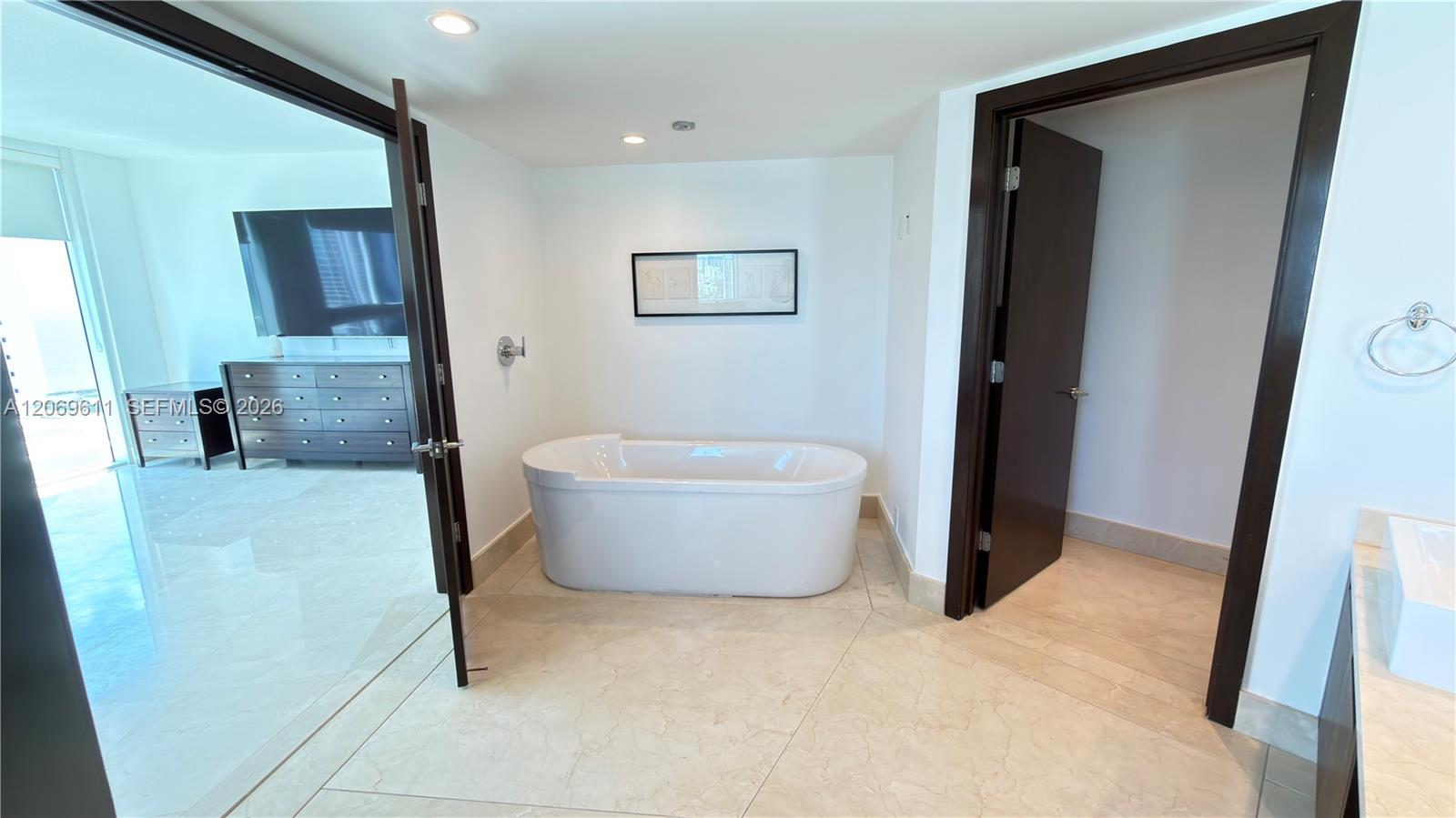 150 Sunny Isles Boulevard