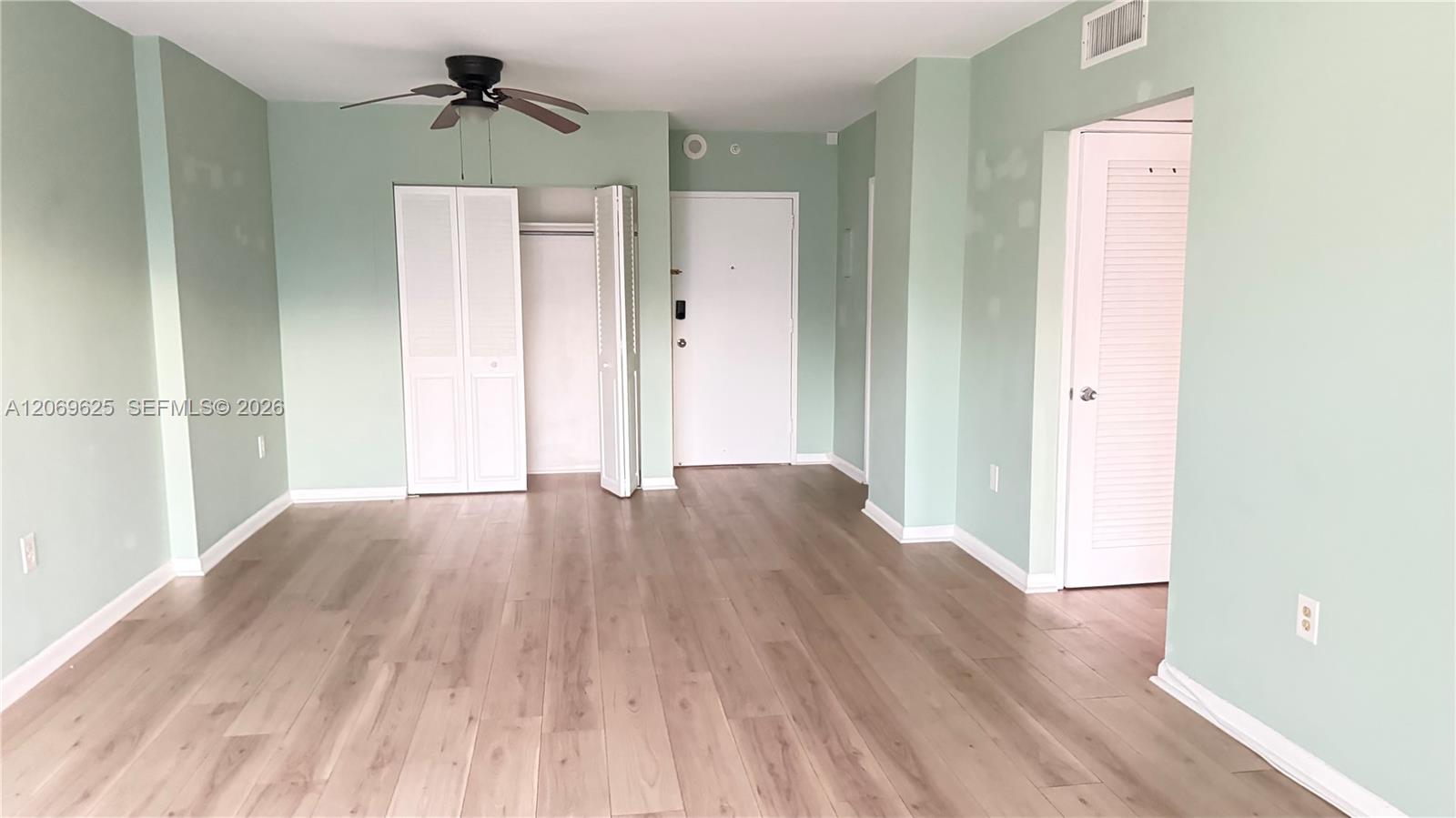 400 Kings Point Drive