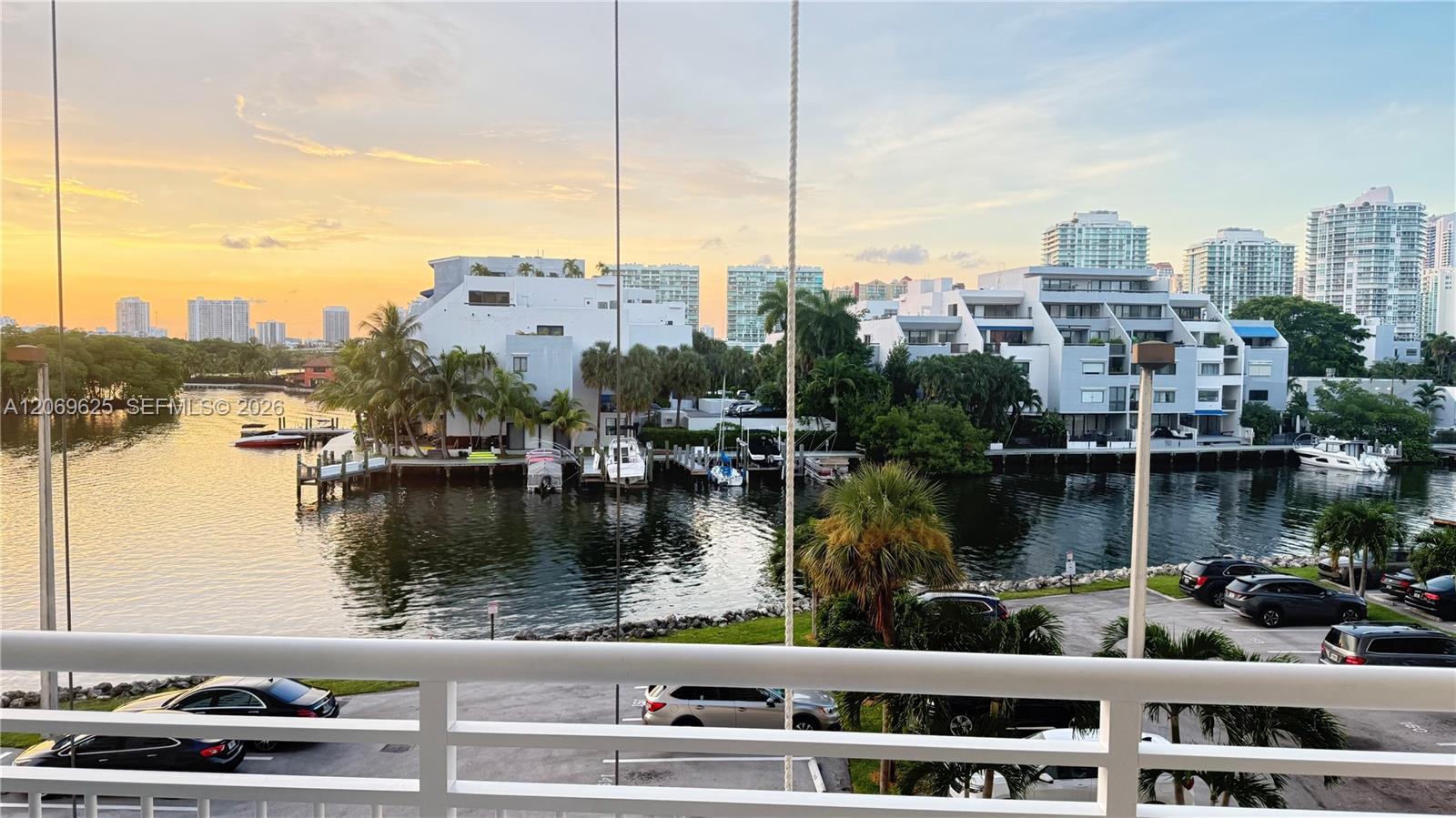 400 Kings Point Drive