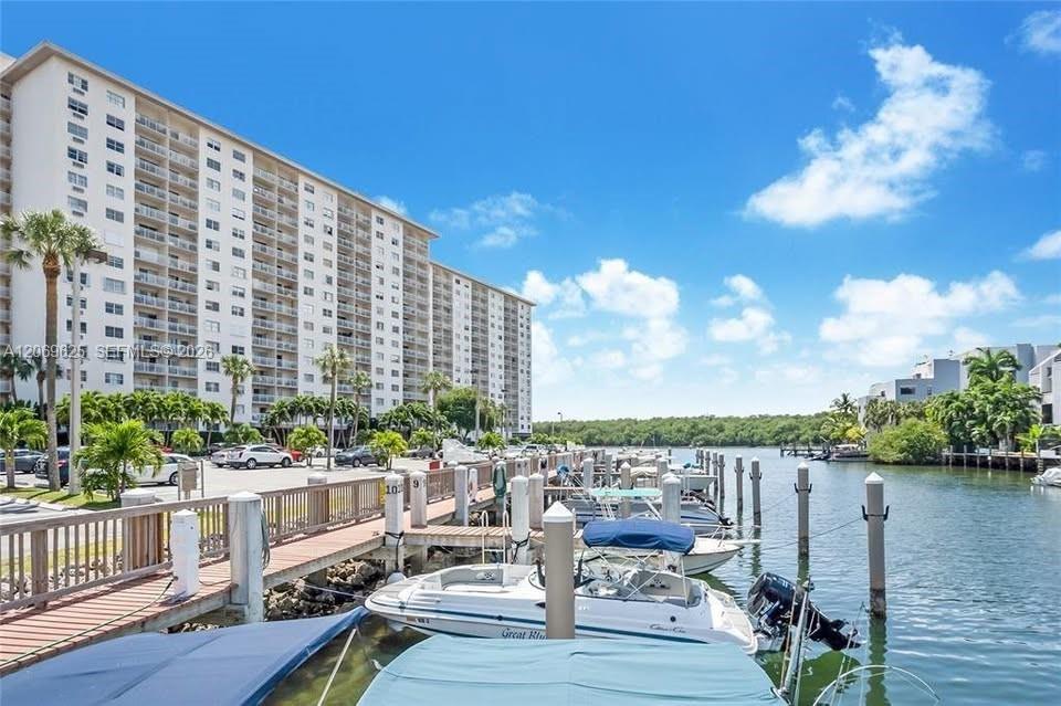 400 Kings Point Drive