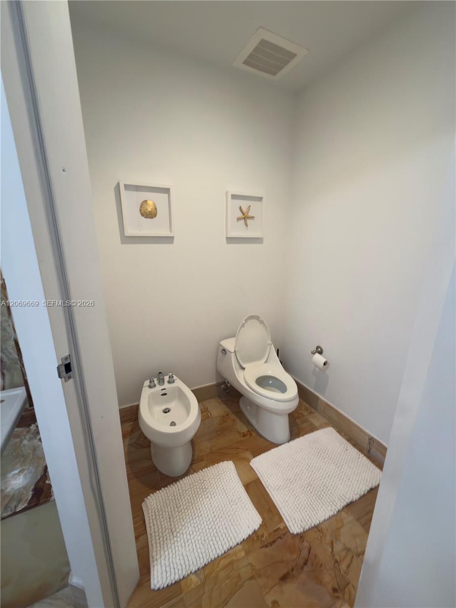 18101 Collins Avenue