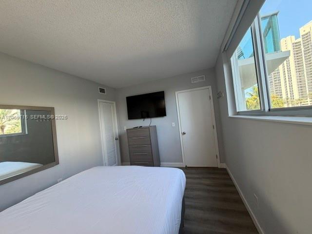 19370 Collins Avenue