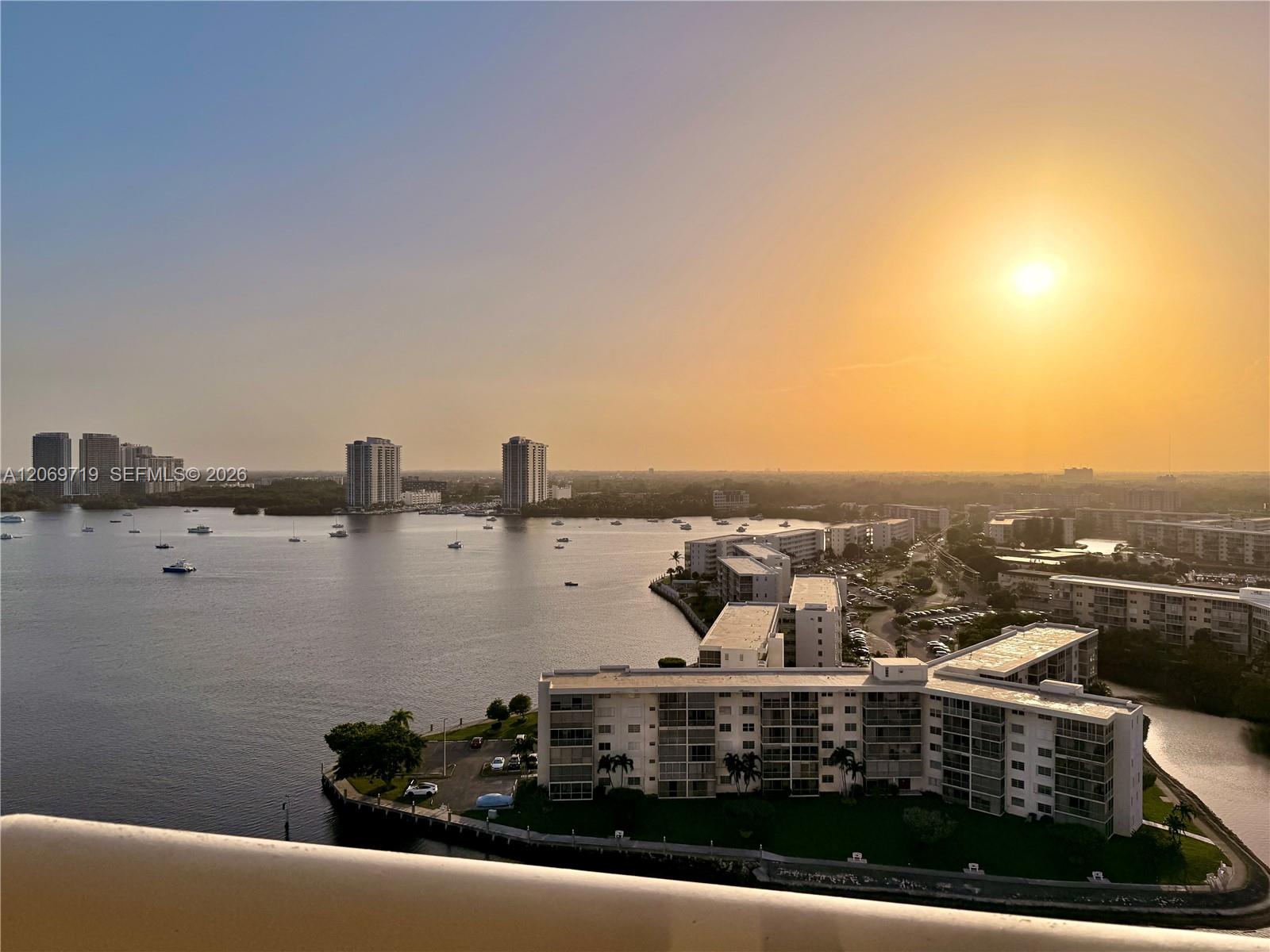 1000 W Island Boulevard