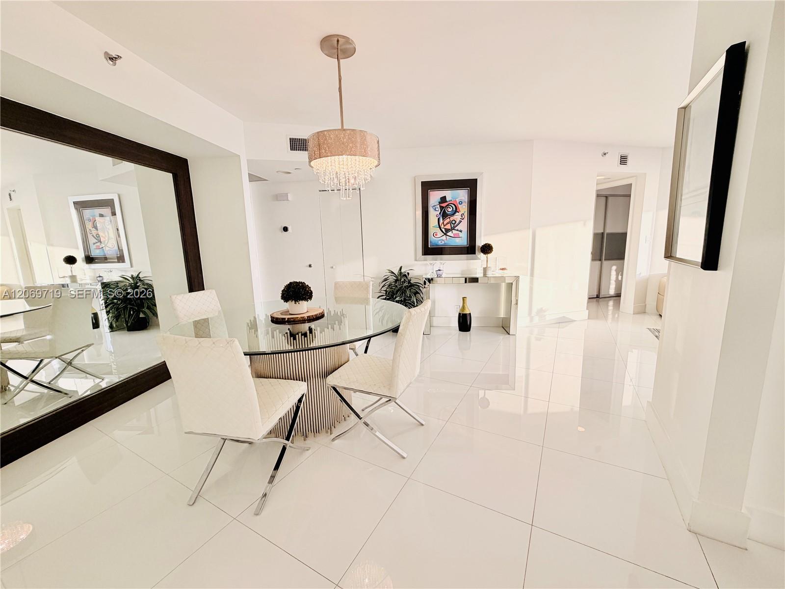1000 W Island Boulevard