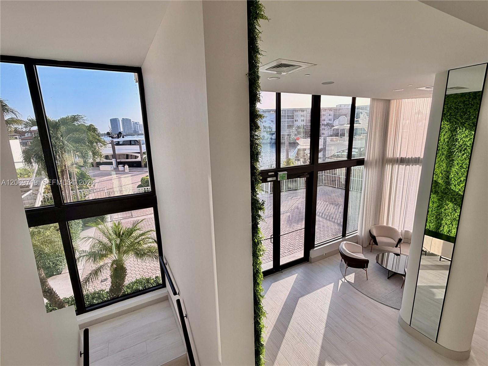 1000 W Island Boulevard