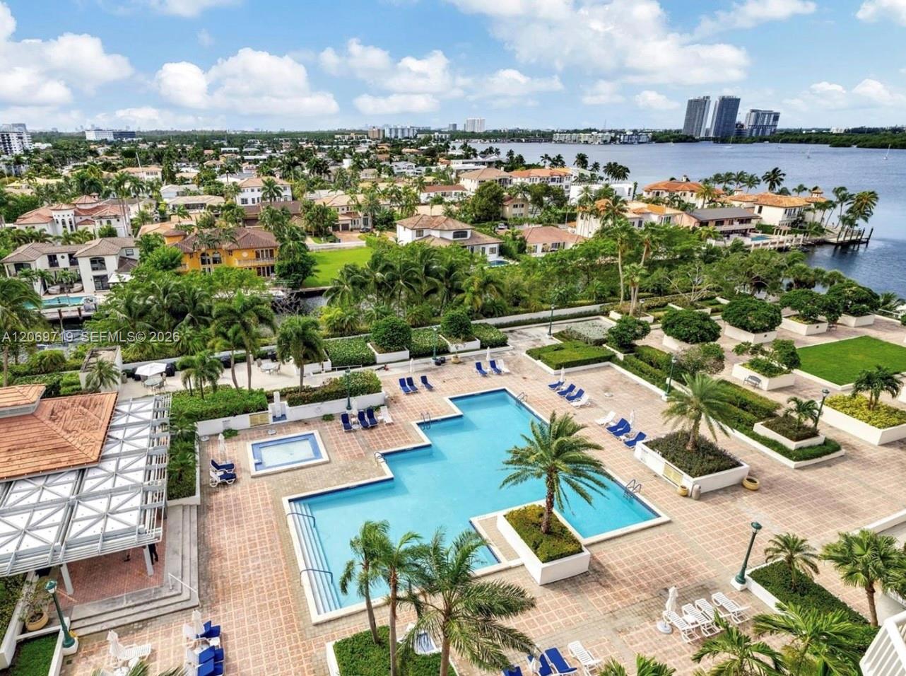1000 W Island Boulevard