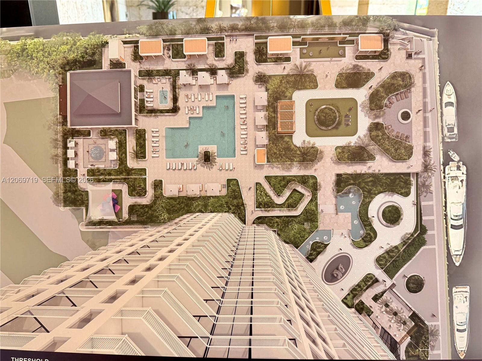 1000 W Island Boulevard