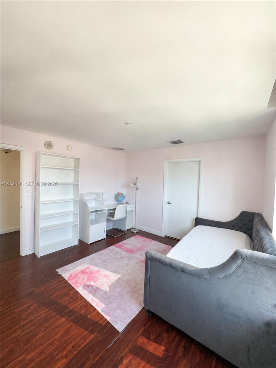 1900 N Bayshore Drive