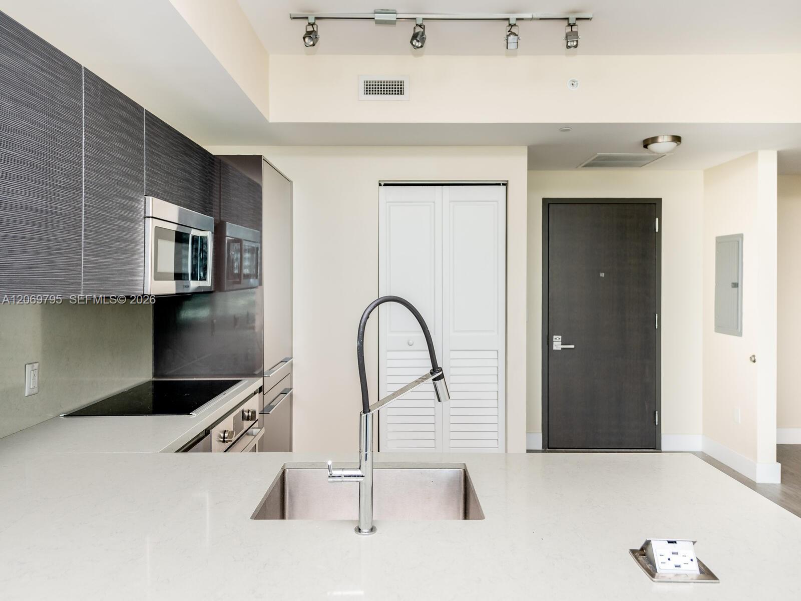 1080 Brickell Avenue gallery image #10