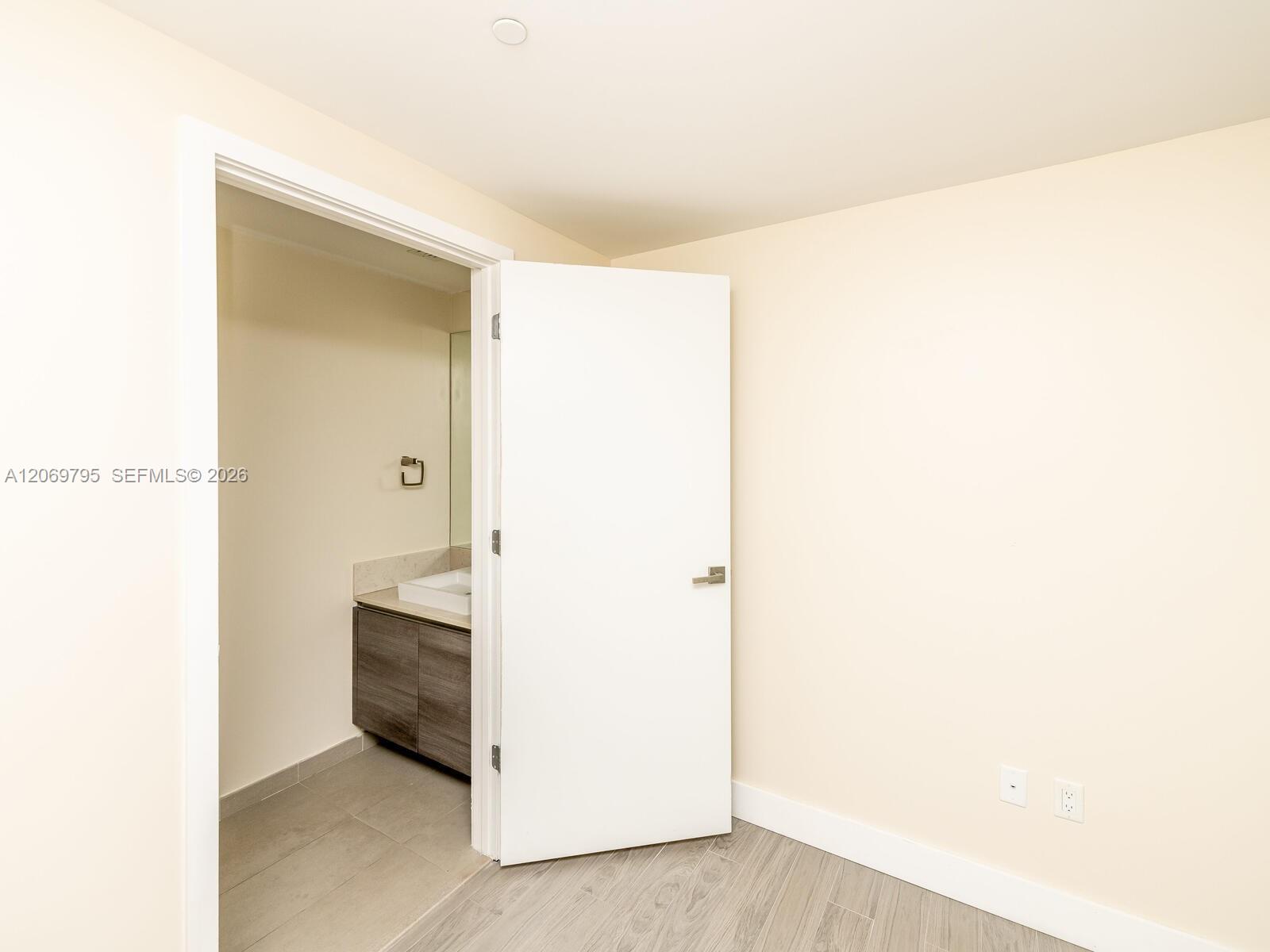 1080 Brickell Avenue gallery image #17