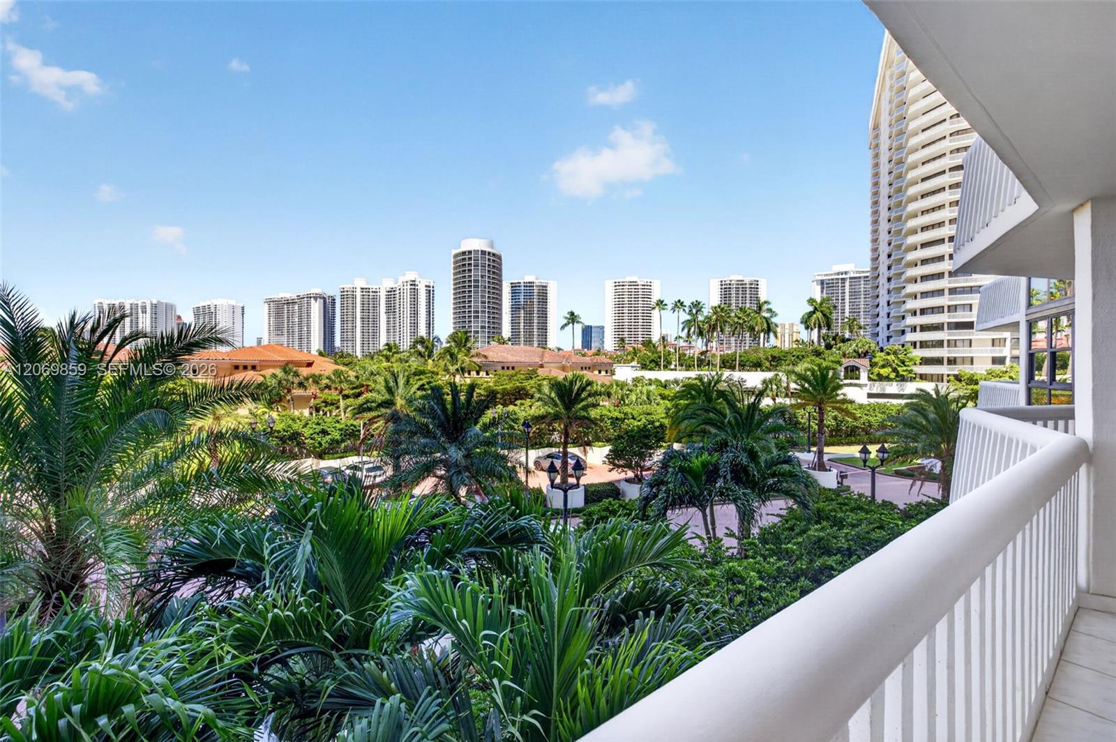 1000 Island Boulevard