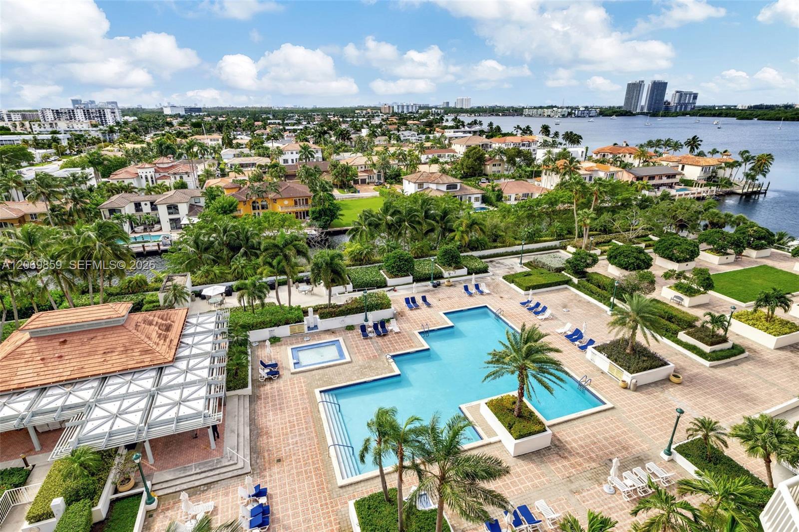 1000 Island Boulevard
