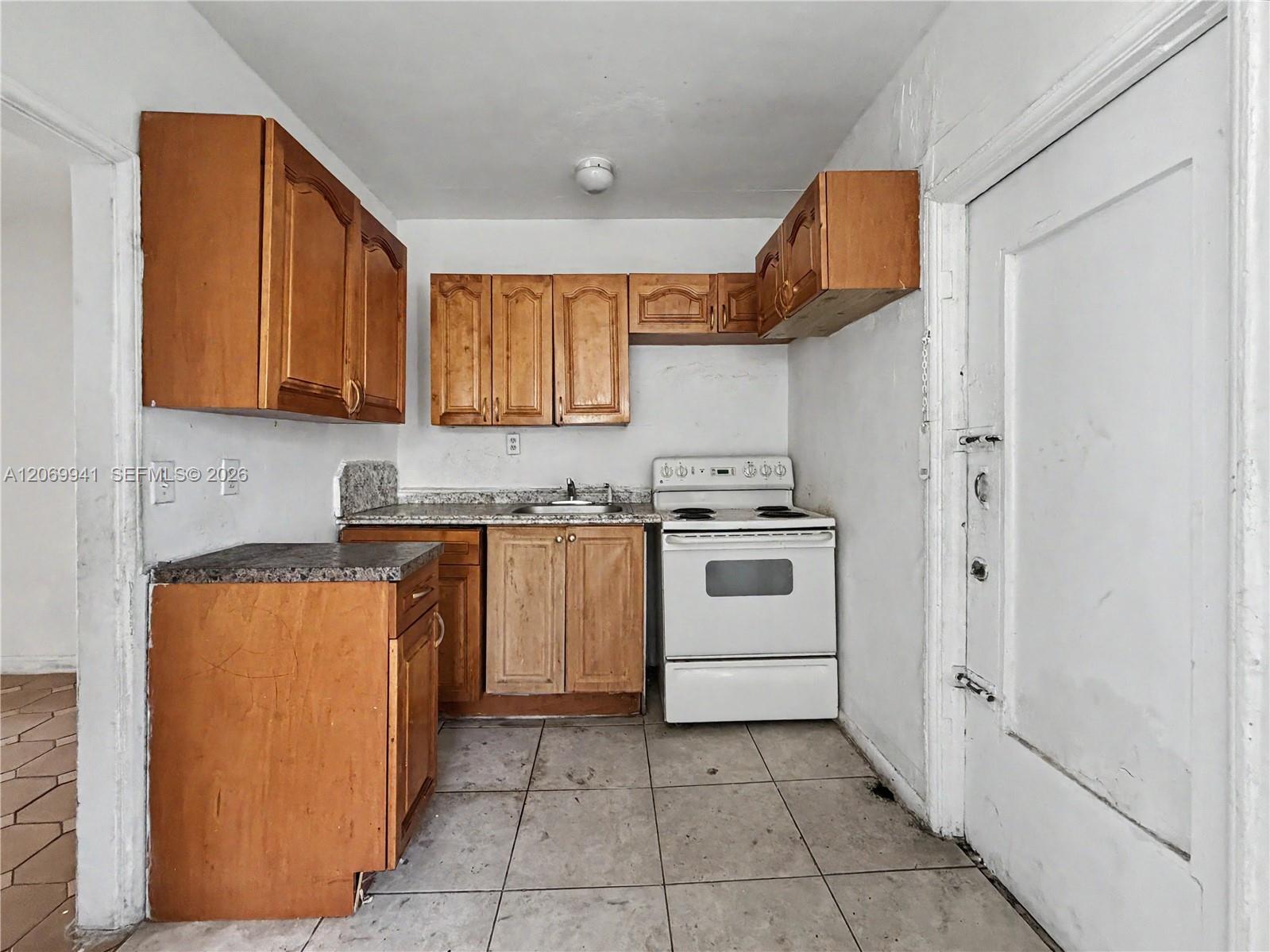 2728 NW 3rd Street