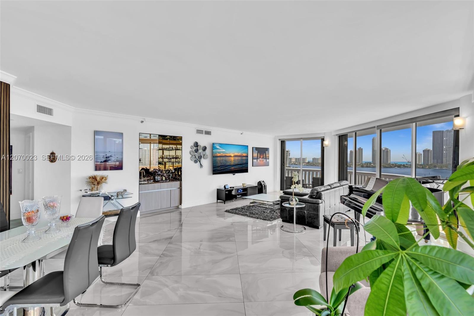 3000 Island Boulevard
