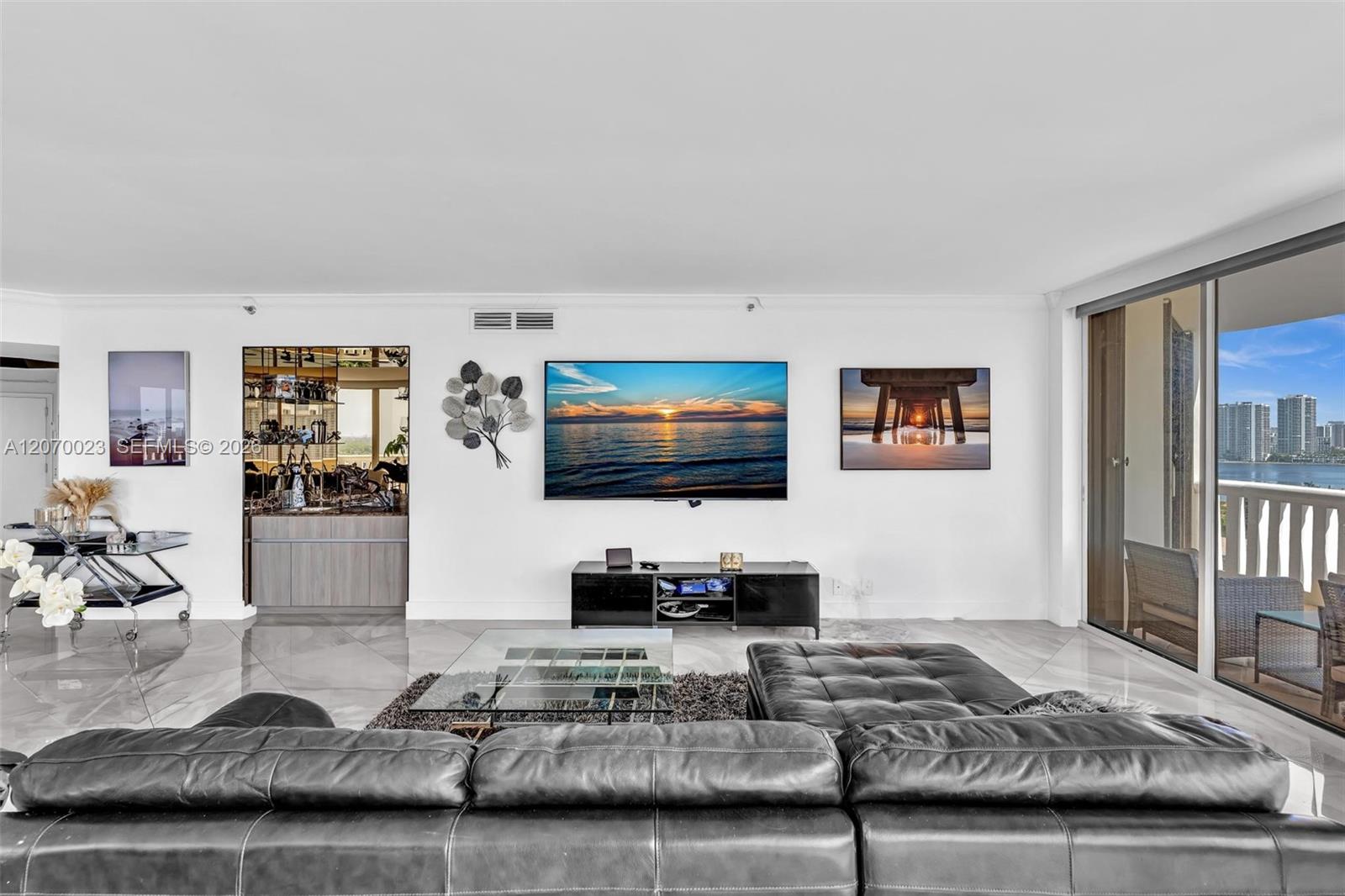 3000 Island Boulevard