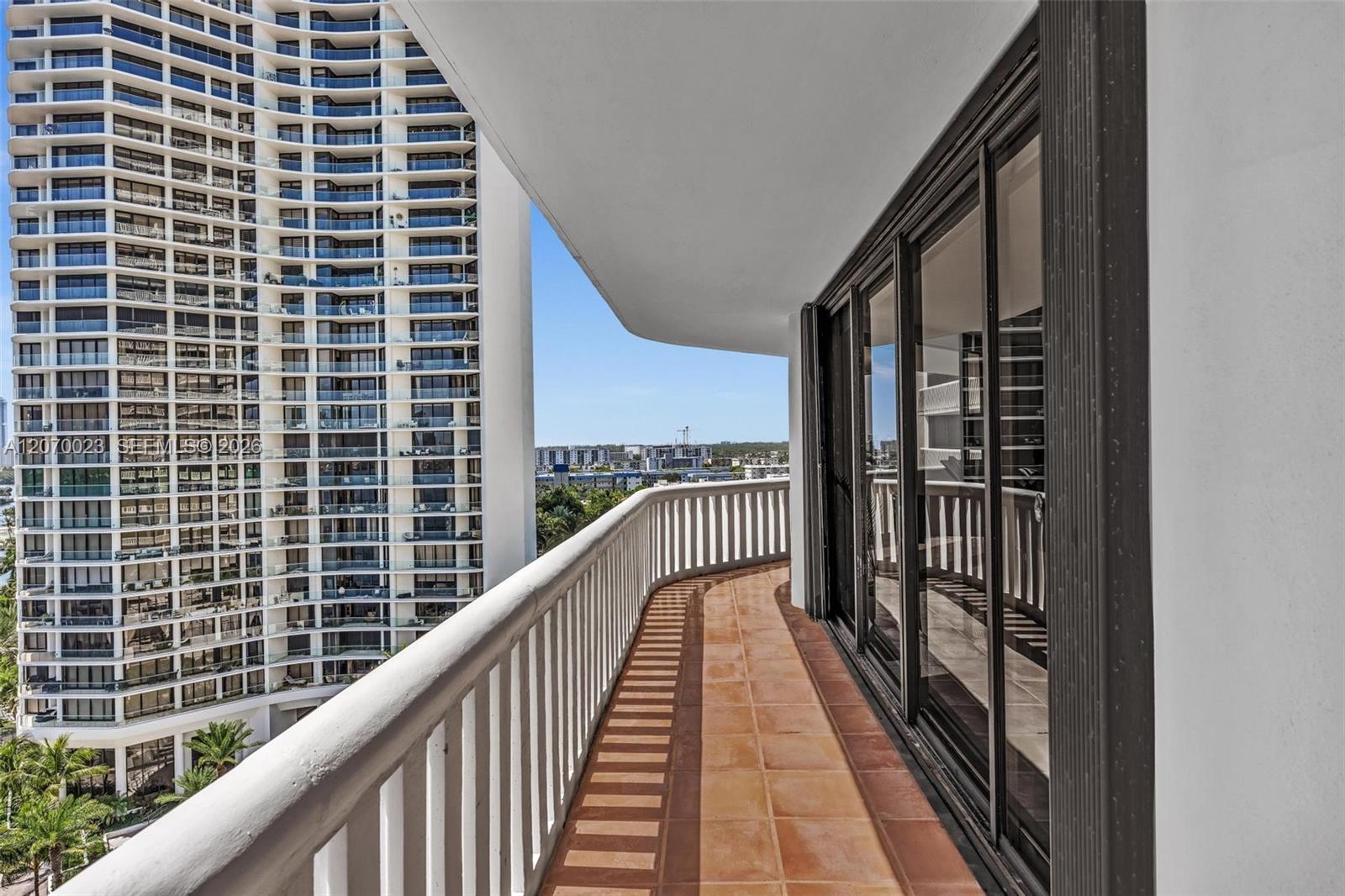 3000 Island Boulevard