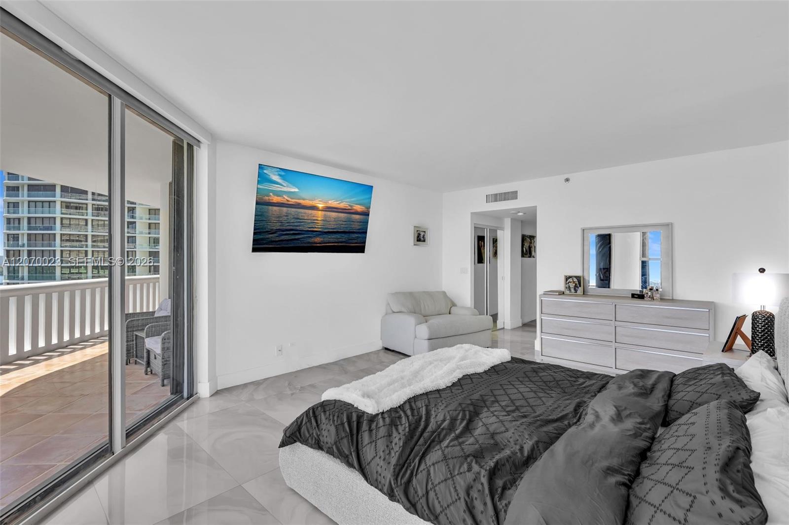 3000 Island Boulevard