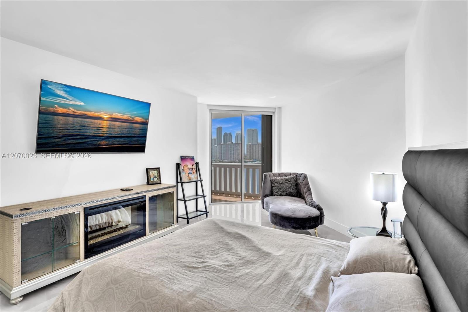 3000 Island Boulevard