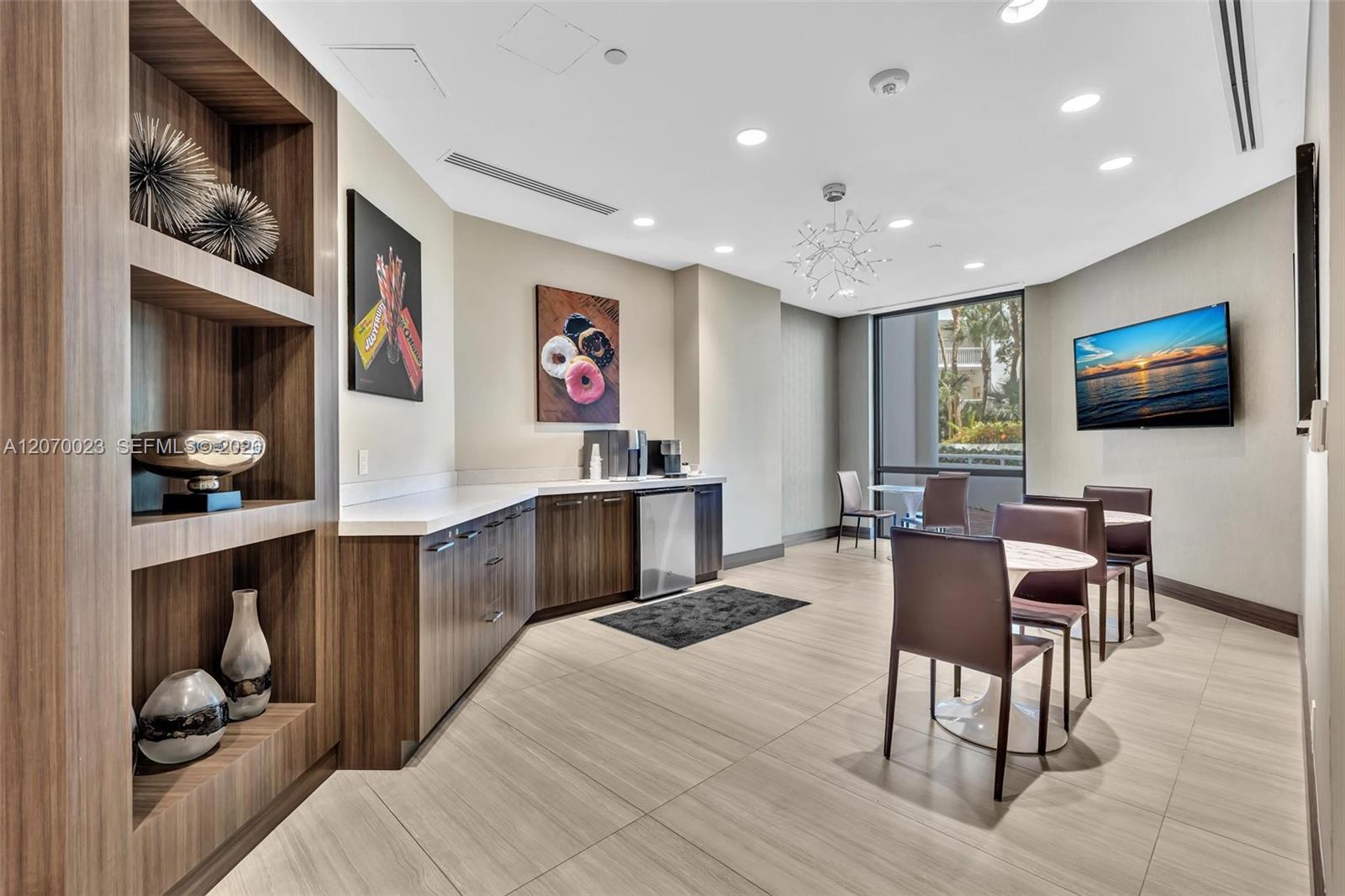 3000 Island Boulevard