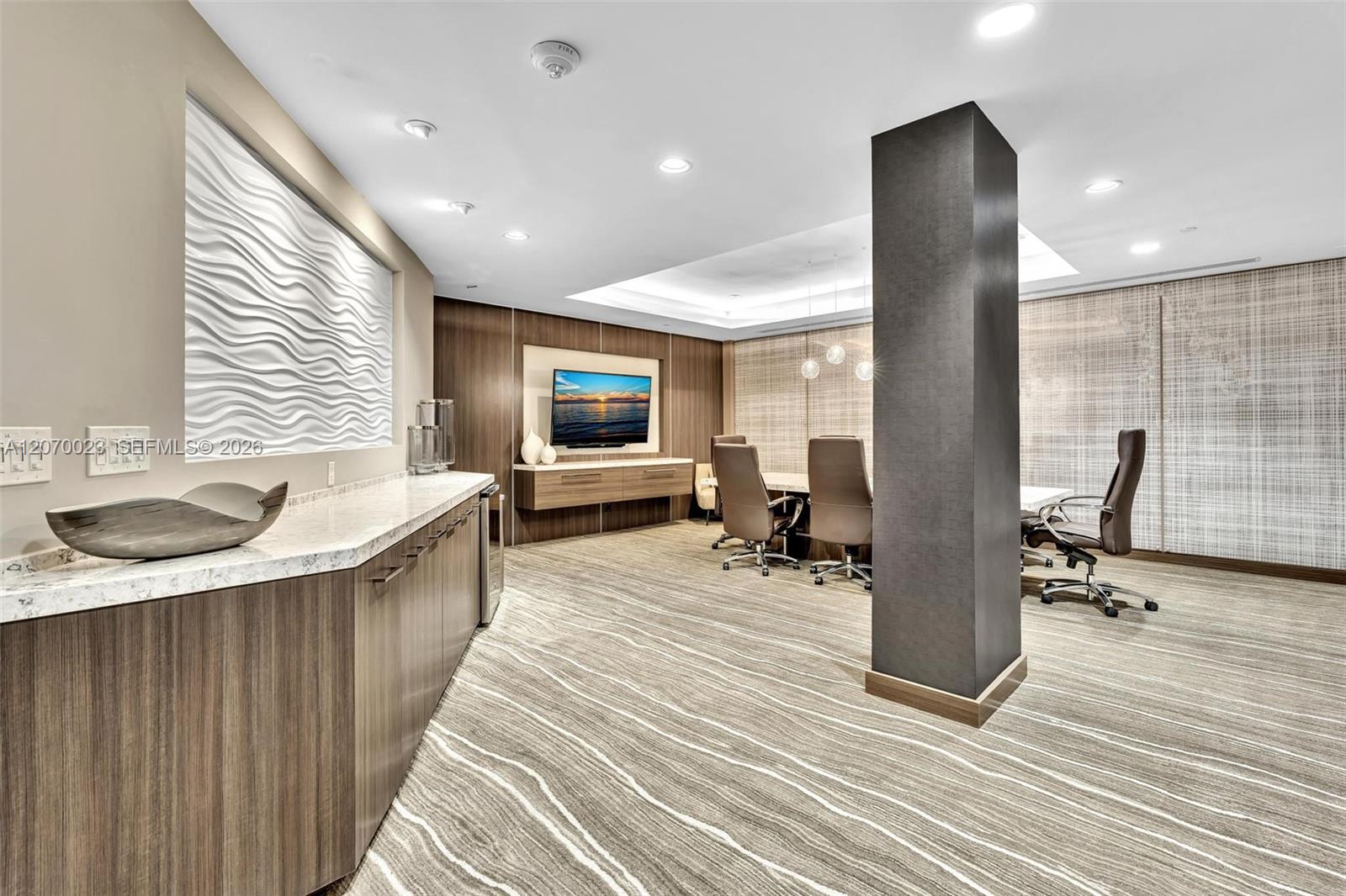 3000 Island Boulevard